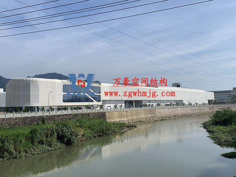為什么體育場(chǎng)屋面都選用PTFE膜結(jié)構(gòu)？PTFE膜結(jié)構(gòu)體育場(chǎng)有什么特點(diǎn)優(yōu)勢(shì)？